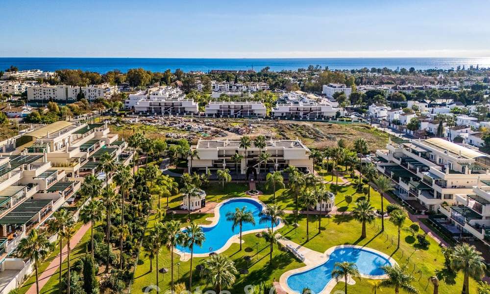 Appartement contemporain rénové à vendre à Nueva Andalucía, à distance de marche de la plage et de Puerto Banús, Marbella 790892