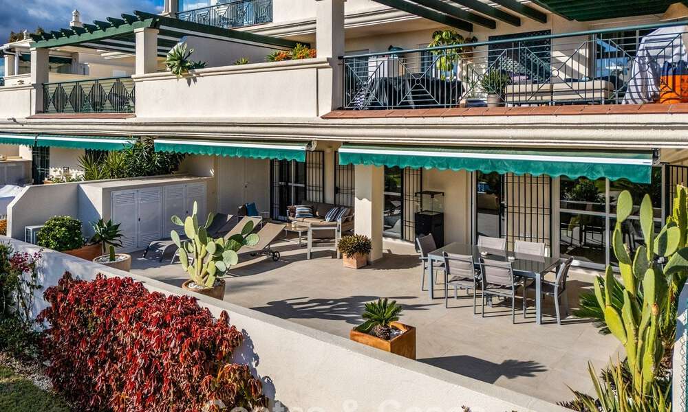 Appartement contemporain rénové à vendre à Nueva Andalucía, à distance de marche de la plage et de Puerto Banús, Marbella 790896