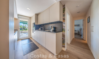 Appartement contemporain rénové à vendre à Nueva Andalucía, à distance de marche de la plage et de Puerto Banús, Marbella 790900 