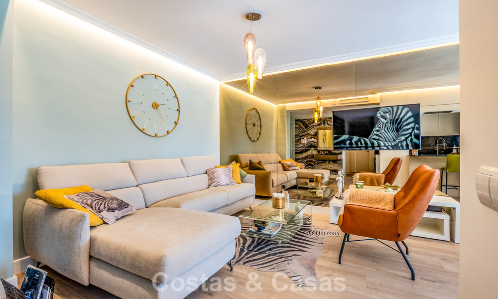 Appartement contemporain rénové à vendre à Nueva Andalucía, à distance de marche de la plage et de Puerto Banús, Marbella 790905