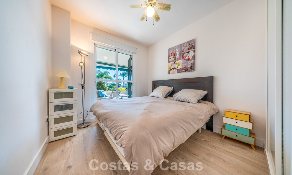 Appartement contemporain rénové à vendre à Nueva Andalucía, à distance de marche de la plage et de Puerto Banús, Marbella 790907