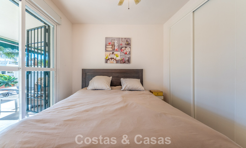 Appartement contemporain rénové à vendre à Nueva Andalucía, à distance de marche de la plage et de Puerto Banús, Marbella 790908