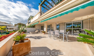 Appartement contemporain rénové à vendre à Nueva Andalucía, à distance de marche de la plage et de Puerto Banús, Marbella 790914 