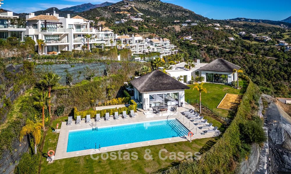 Appartement de luxe de 3 chambres à vendre avec vue panoramique sur la mer dans un resort privé à Marbella - Benahavis 791539