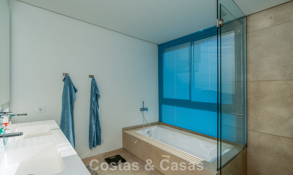 Appartement de luxe de 3 chambres à vendre avec vue panoramique sur la mer dans un resort privé à Marbella - Benahavis 791546