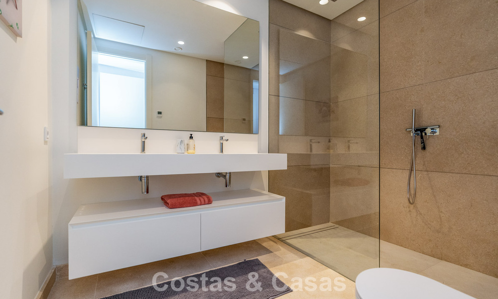 Appartement de luxe de 3 chambres à vendre avec vue panoramique sur la mer dans un resort privé à Marbella - Benahavis 791549