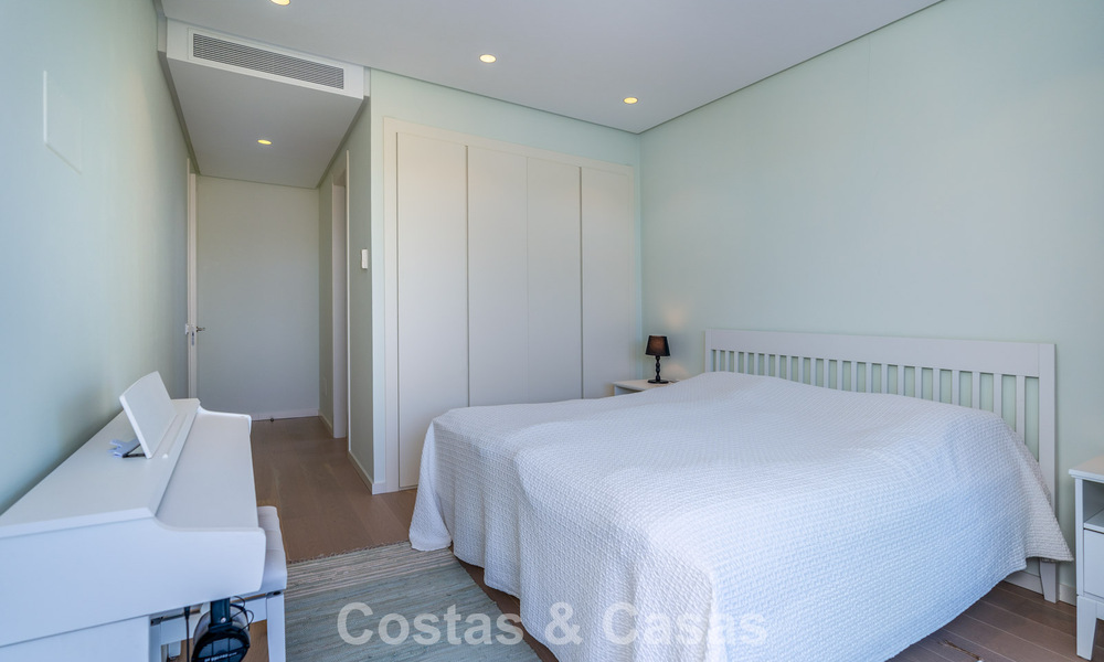 Appartement de luxe de 3 chambres à vendre avec vue panoramique sur la mer dans un resort privé à Marbella - Benahavis 791554