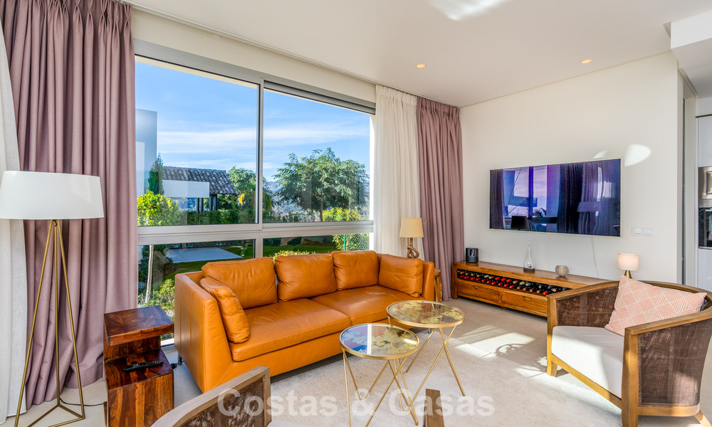 Appartement de luxe de 3 chambres à vendre avec vue panoramique sur la mer dans un resort privé à Marbella - Benahavis 791560