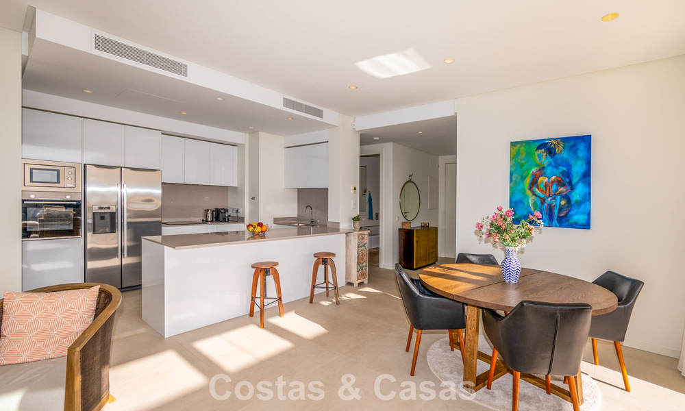 Appartement de luxe de 3 chambres à vendre avec vue panoramique sur la mer dans un resort privé à Marbella - Benahavis 791561