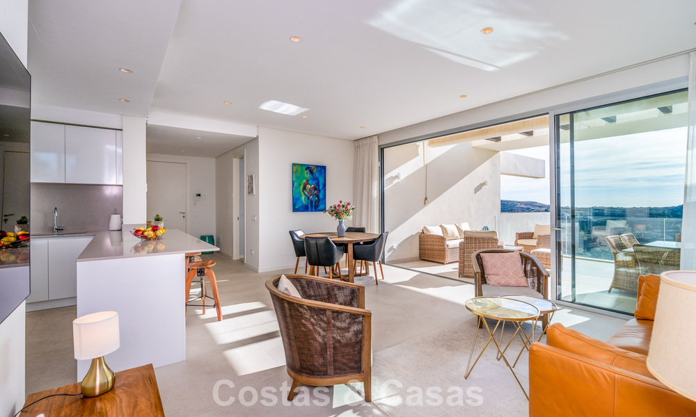 Appartement de luxe de 3 chambres à vendre avec vue panoramique sur la mer dans un resort privé à Marbella - Benahavis 791563