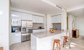 Appartement de luxe de 3 chambres à vendre avec vue panoramique sur la mer dans un resort privé à Marbella - Benahavis 791565 