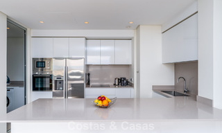 Appartement de luxe de 3 chambres à vendre avec vue panoramique sur la mer dans un resort privé à Marbella - Benahavis 791566 