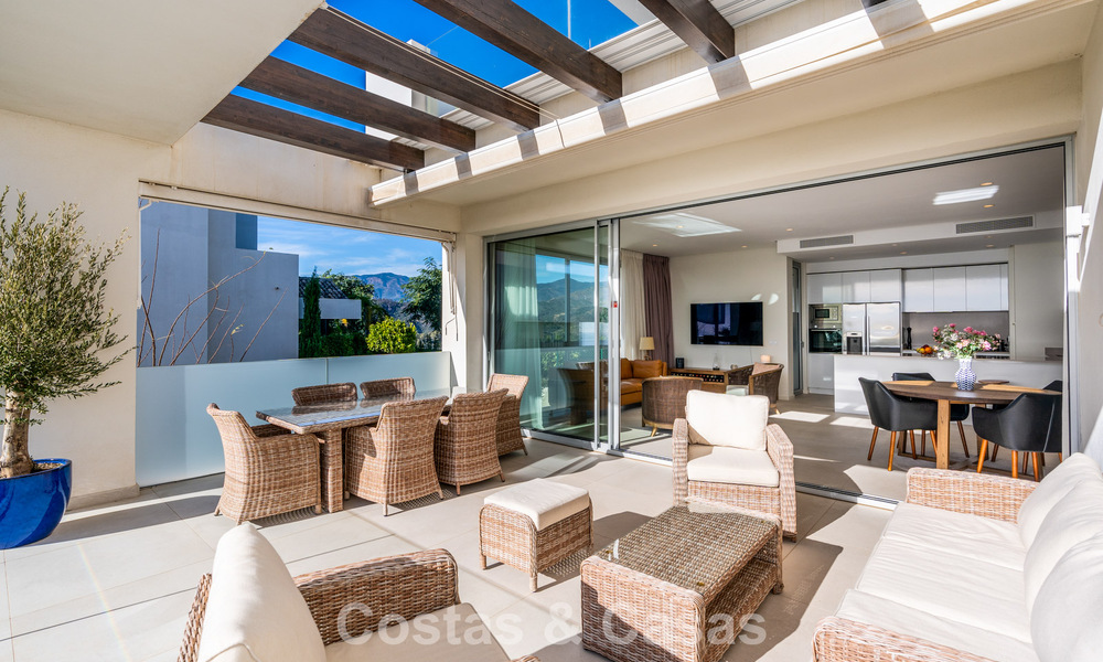 Appartement de luxe de 3 chambres à vendre avec vue panoramique sur la mer dans un resort privé à Marbella - Benahavis 791574