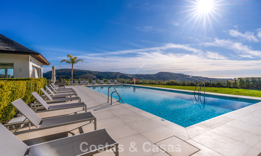 Appartement de luxe de 3 chambres à vendre avec vue panoramique sur la mer dans un resort privé à Marbella - Benahavis 791579