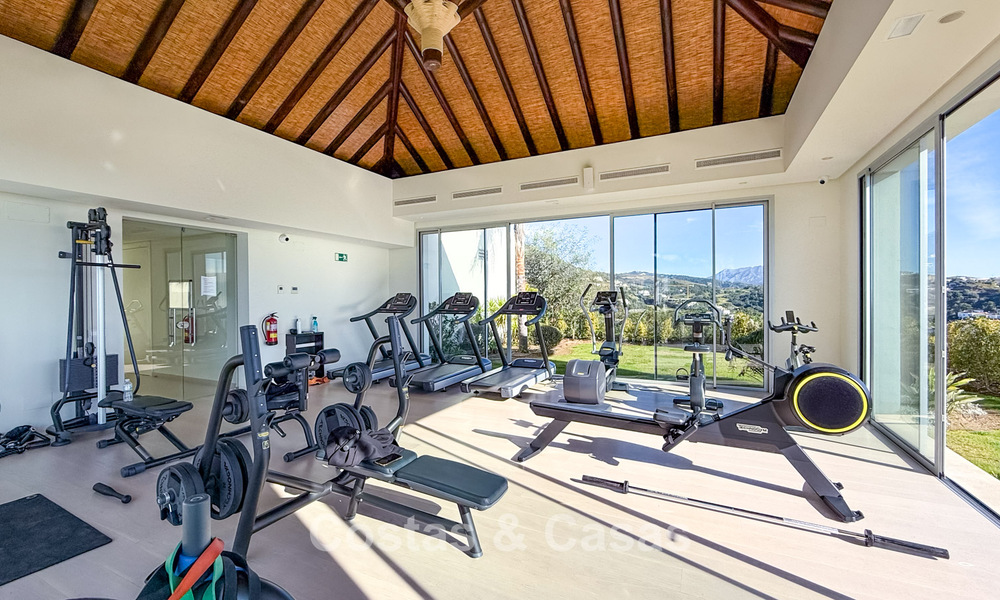 Appartement de luxe de 3 chambres à vendre avec vue panoramique sur la mer dans un resort privé à Marbella - Benahavis 791584