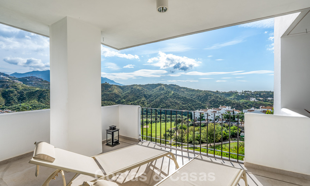 Appartement de luxe à vendre avec vues spectaculaires dans un prestigieux enclave de golf à La Quinta, Benahavís - Marbella 791521