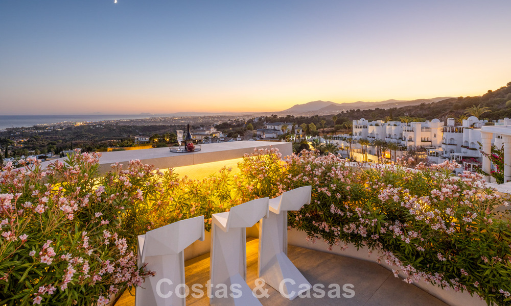 Penthouse duplex exclusif avec piscine privée et vue panoramique sur la mer à vendre sur la Golden Mile de Marbella 791646