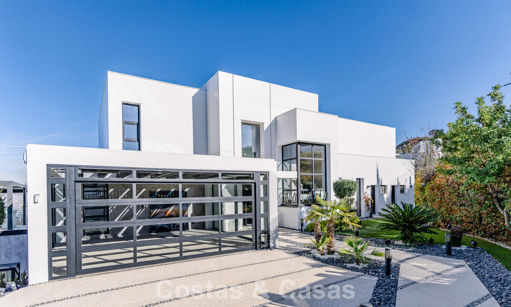 Villa de luxe moderne et entièrement neuve avec vue sur la mer à vendre dans un resort de golf à Mijas, Costa del Sol 791686