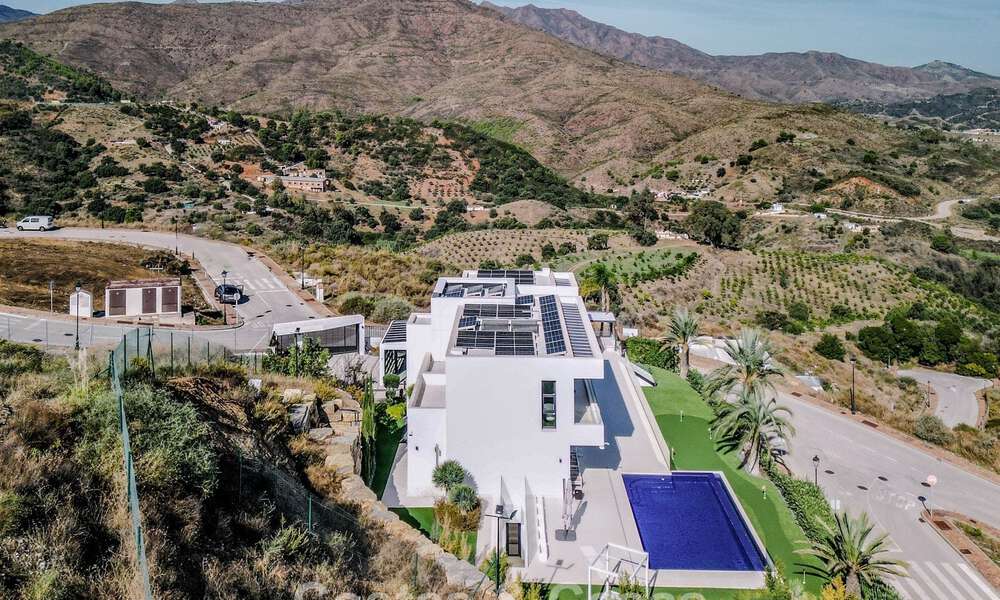 Villa de luxe moderne et entièrement neuve avec vue sur la mer à vendre dans un resort de golf à Mijas, Costa del Sol 791687