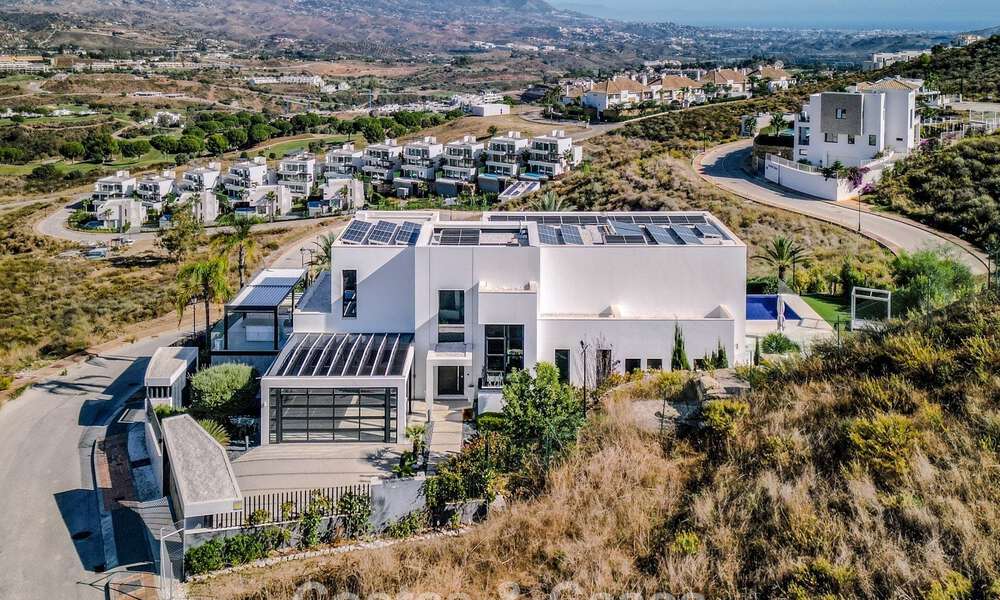 Villa de luxe moderne et entièrement neuve avec vue sur la mer à vendre dans un resort de golf à Mijas, Costa del Sol 791688