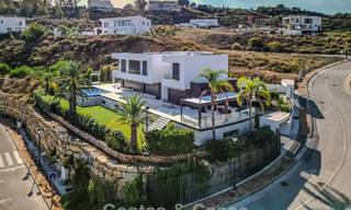 Villa de luxe moderne et entièrement neuve avec vue sur la mer à vendre dans un resort de golf à Mijas, Costa del Sol 791690 