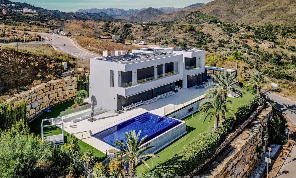 Villa de luxe moderne et entièrement neuve avec vue sur la mer à vendre dans un resort de golf à Mijas, Costa del Sol 791691