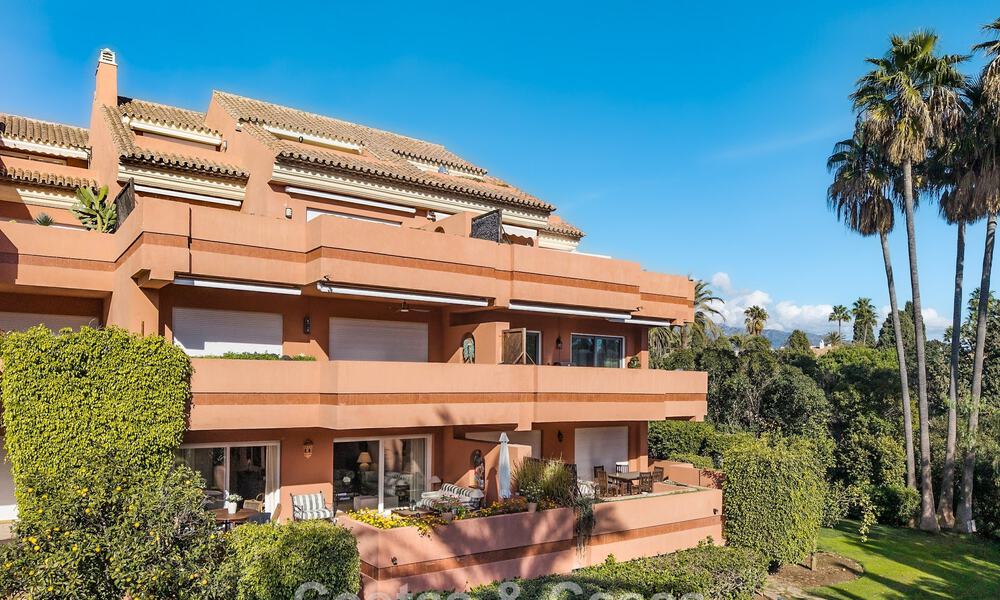 Appartement à vendre dans une urbanisation exclusive en bord de mer entre Puerto Banús et San Pedro, Marbella 792038