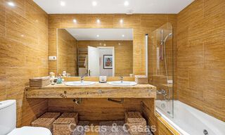 Appartement à vendre dans une urbanisation exclusive en bord de mer entre Puerto Banús et San Pedro, Marbella 792040 