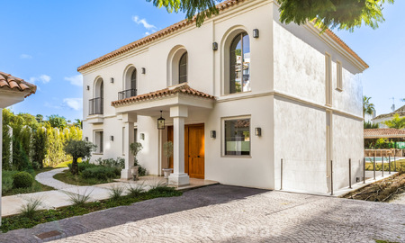 Villa de standing luxueusement rénovée à vendre à Marbella - Benahavís 792055