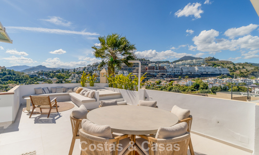 Élégant penthouse duplex avec vues panoramiques à vendre à La Quinta, Marbella - Benahavís 791946