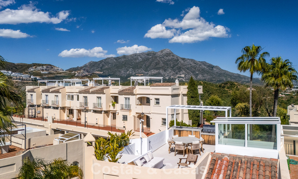 Élégant penthouse duplex avec vues panoramiques à vendre à La Quinta, Marbella - Benahavís 791953