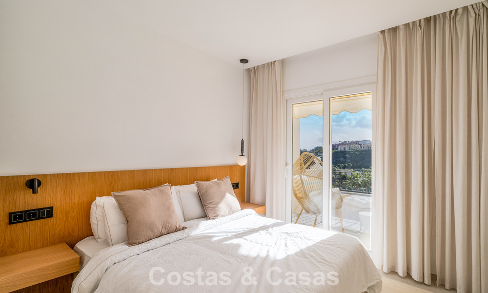 Élégant penthouse duplex avec vues panoramiques à vendre à La Quinta, Marbella - Benahavís 791959