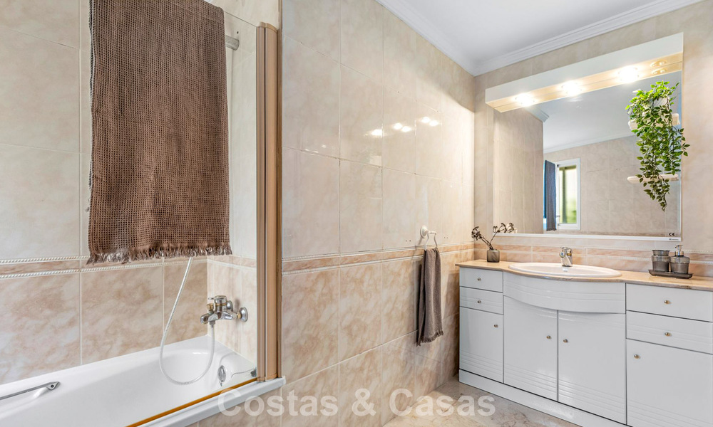 Appartement trés spacieux à vendre dans un complexe en première ligne de plage sur la New Golden Mile entre Marbella et Estepona 792121