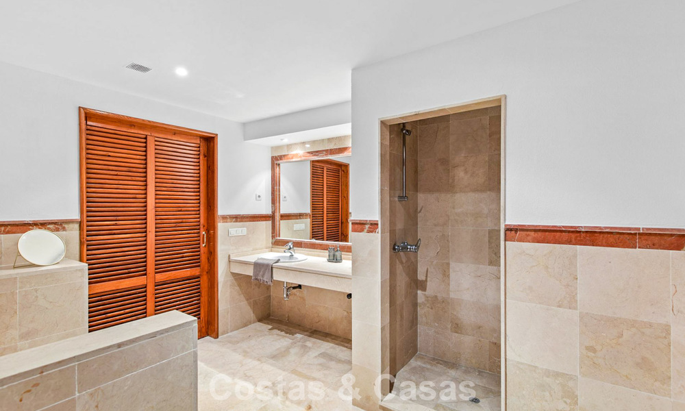 Appartement trés spacieux à vendre dans un complexe en première ligne de plage sur la New Golden Mile entre Marbella et Estepona 792130