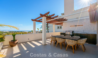 Penthouse rénové de style contemporain avec piscine privée et vue panoramique sur la mer à Nueva Andalucía, Marbella 792143 