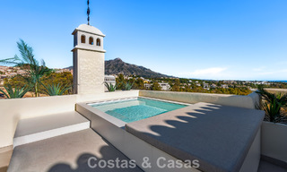 Penthouse rénové de style contemporain avec piscine privée et vue panoramique sur la mer à Nueva Andalucía, Marbella 792149 