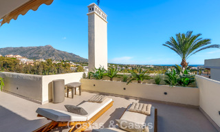 Penthouse rénové de style contemporain avec piscine privée et vue panoramique sur la mer à Nueva Andalucía, Marbella 792152 