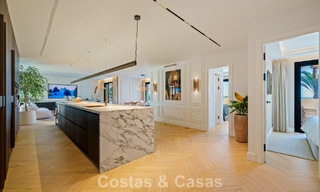 Penthouse rénové de style contemporain avec piscine privée et vue panoramique sur la mer à Nueva Andalucía, Marbella 792154 