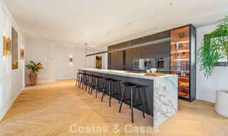 Penthouse rénové de style contemporain avec piscine privée et vue panoramique sur la mer à Nueva Andalucía, Marbella 792162 