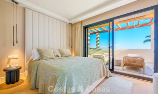 Penthouse rénové de style contemporain avec piscine privée et vue panoramique sur la mer à Nueva Andalucía, Marbella 792164 