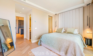 Penthouse rénové de style contemporain avec piscine privée et vue panoramique sur la mer à Nueva Andalucía, Marbella 792166 