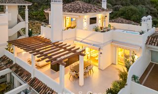 Penthouse rénové de style contemporain avec piscine privée et vue panoramique sur la mer à Nueva Andalucía, Marbella 792195 