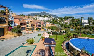 Élégante maison de ville de 4 chambres à vendre dans une résidence sécurisée à Nueva Andalucía, Marbella 792228 