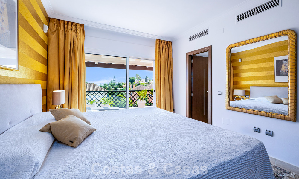 Élégante maison de ville de 4 chambres à vendre dans une résidence sécurisée à Nueva Andalucía, Marbella 792251