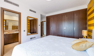 Élégante maison de ville de 4 chambres à vendre dans une résidence sécurisée à Nueva Andalucía, Marbella 792252 