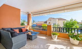 Élégante maison de ville de 4 chambres à vendre dans une résidence sécurisée à Nueva Andalucía, Marbella 792261 