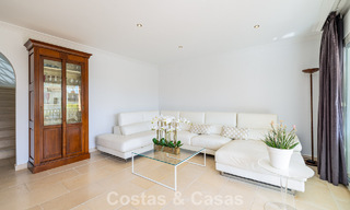 Élégante maison de ville de 4 chambres à vendre dans une résidence sécurisée à Nueva Andalucía, Marbella 792265 
