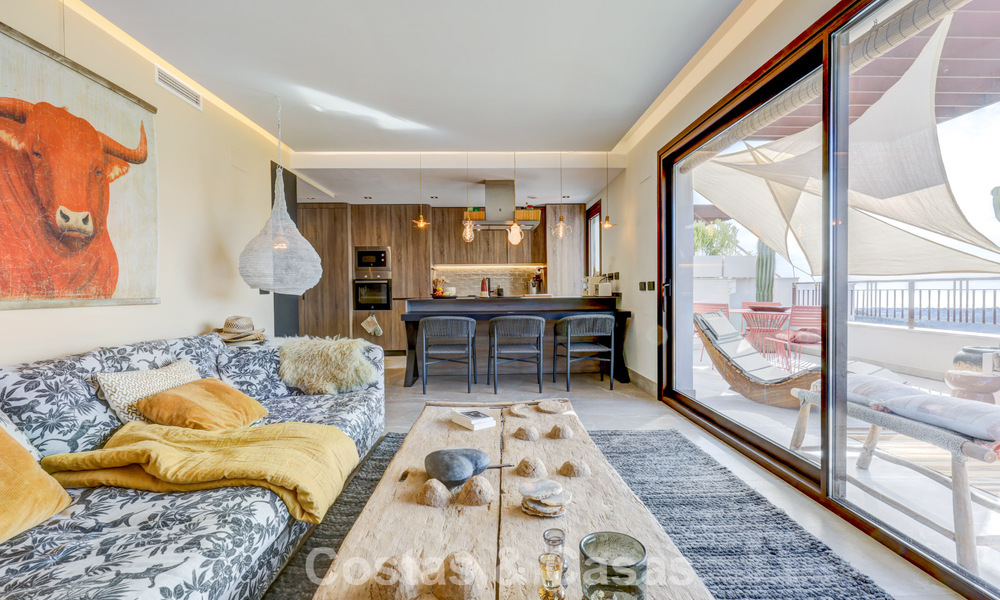 Penthouse moderne à vendre offrant de vues sur la mer et le lac d’Istán, situé juste au-dessus de la Golden Mile de Marbella 792271