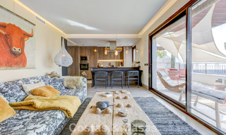 Penthouse moderne à vendre offrant de vues sur la mer et le lac d’Istán, situé juste au-dessus de la Golden Mile de Marbella 792271 