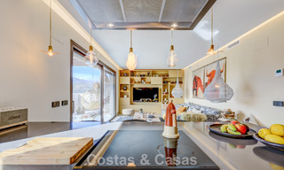 Penthouse moderne à vendre offrant de vues sur la mer et le lac d’Istán, situé juste au-dessus de la Golden Mile de Marbella 792273 